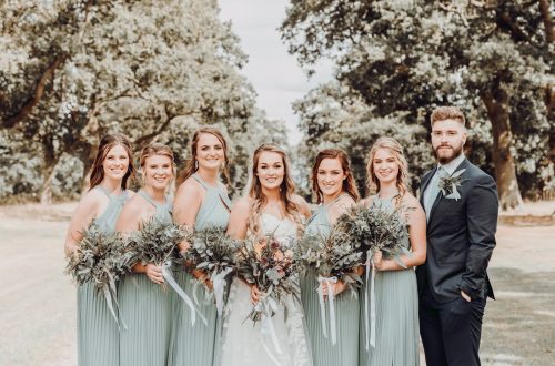 bride and bridesmaids flowers